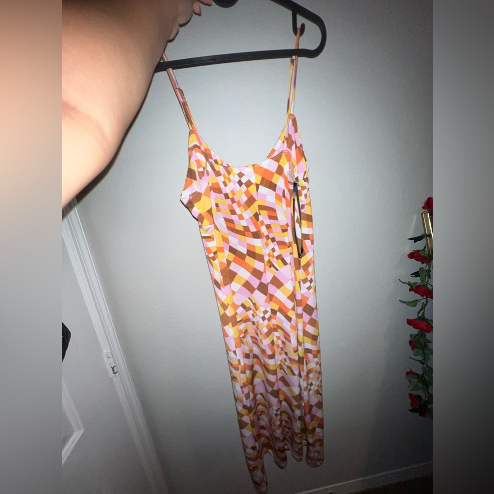 Dress - Picture 3 of 4